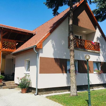 דירות בלטונללה Hanna Apartman מראה חיצוני תמונה
