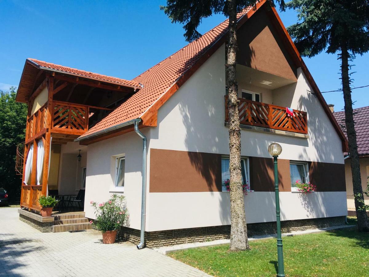 דירות בלטונללה Hanna Apartman מראה חיצוני תמונה